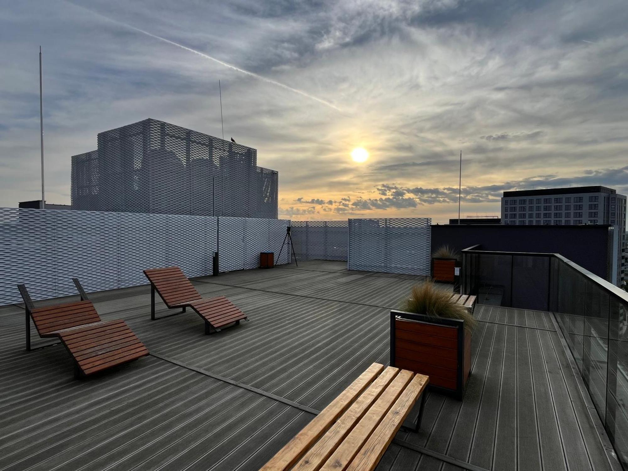 Family House By The River Odra -Panoramic Terrace - 3Room Apartment With 2 Separate Bedrooms And 2 Balconies By Wroapart-Pl- Perfect For Family & Business Stays Wroclaw Ngoại thất bức ảnh