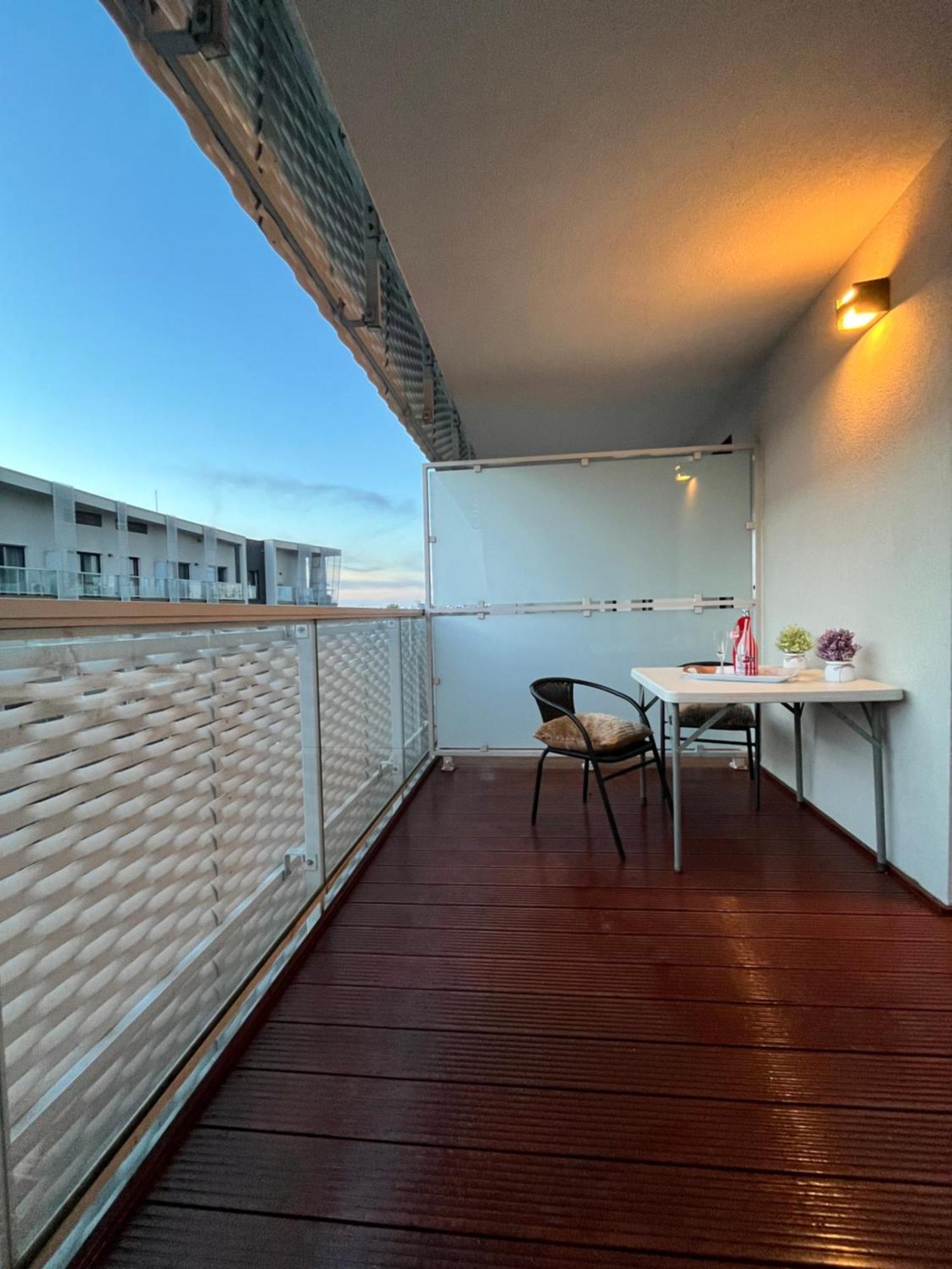 Family House By The River Odra -Panoramic Terrace - 3Room Apartment With 2 Separate Bedrooms And 2 Balconies By Wroapart-Pl- Perfect For Family & Business Stays Wroclaw Ngoại thất bức ảnh