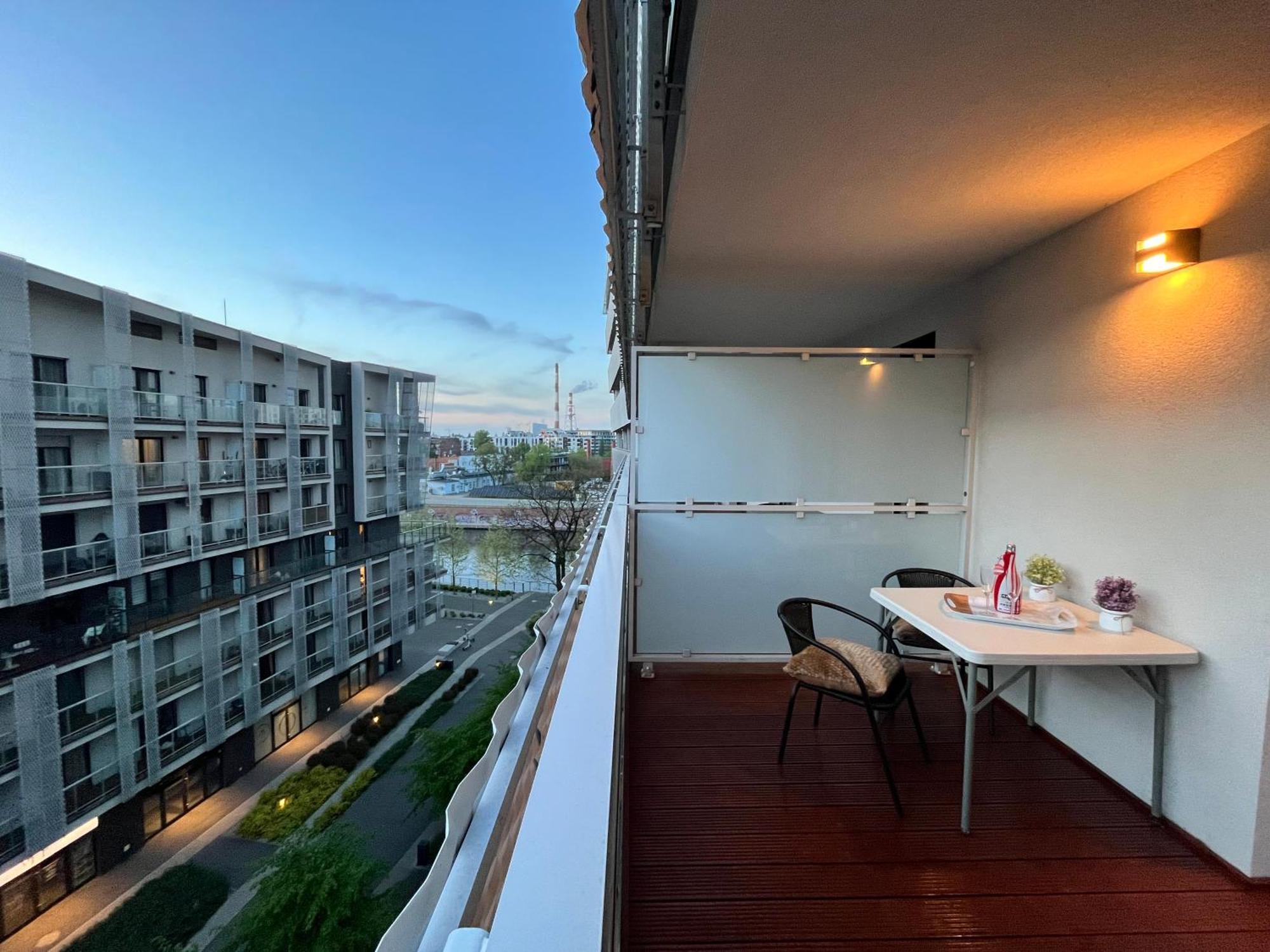 Family House By The River Odra -Panoramic Terrace - 3Room Apartment With 2 Separate Bedrooms And 2 Balconies By Wroapart-Pl- Perfect For Family & Business Stays Wroclaw Ngoại thất bức ảnh